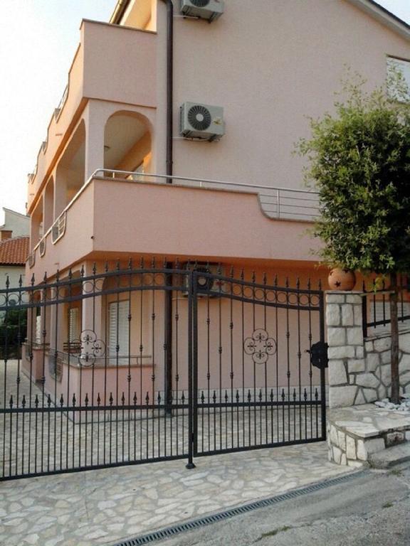 Apartments Bozic Novi Vinodolski Exterior foto
