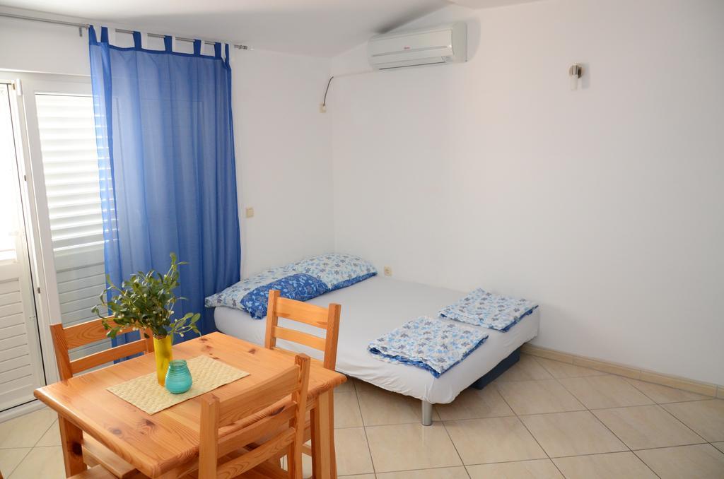 Apartments Bozic Novi Vinodolski Zimmer foto